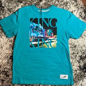 Nike LeBron James King Is King T-Shirt Men's Size Large Green